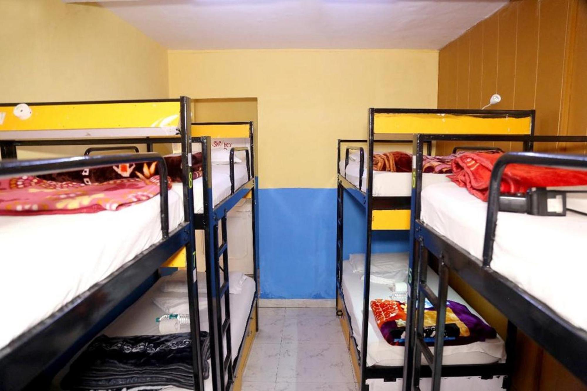 Bunk Hostel Delhi Best Backpacking Accommodation นิวเดลี ภายนอก รูปภาพ