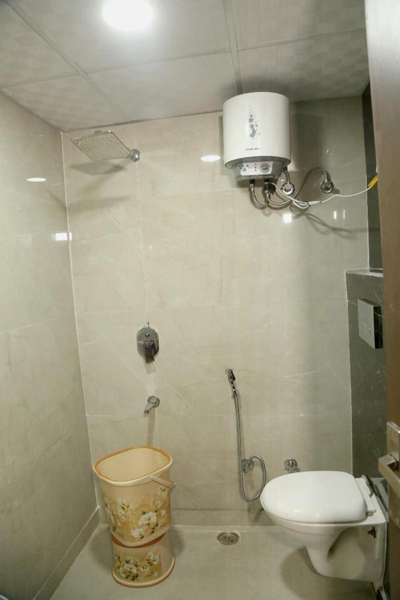 Bunk Hostel Delhi Best Backpacking Accommodation นิวเดลี ภายนอก รูปภาพ