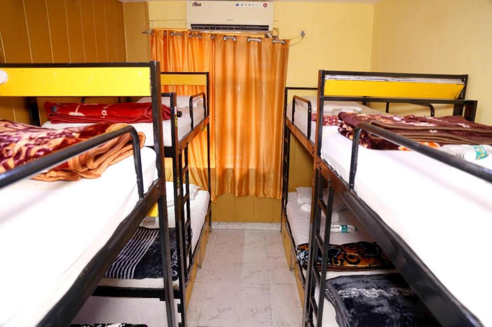 Bunk Hostel Delhi Best Backpacking Accommodation นิวเดลี ภายนอก รูปภาพ