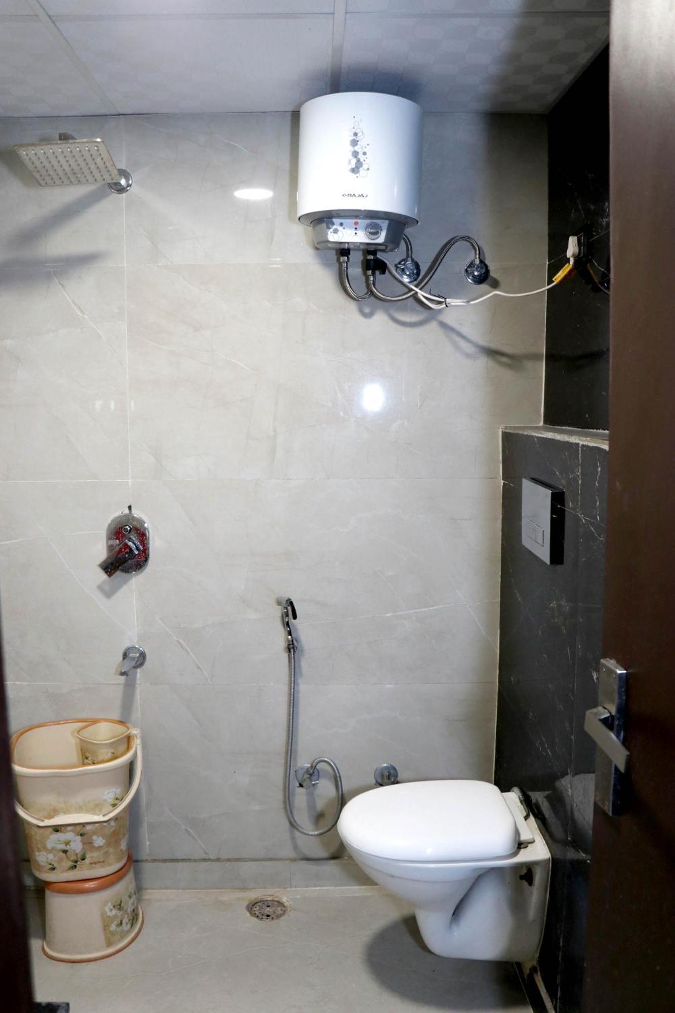 Bunk Hostel Delhi Best Backpacking Accommodation นิวเดลี ภายนอก รูปภาพ