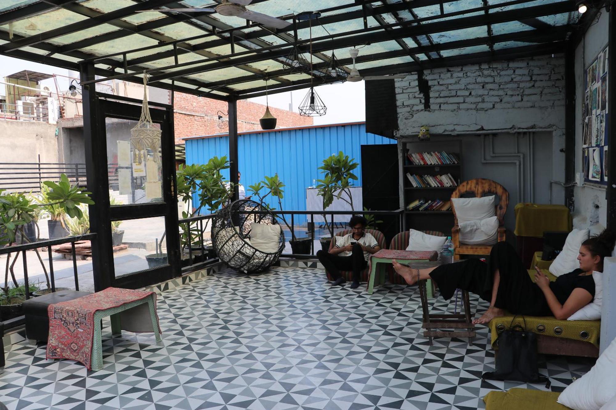 Bunk Hostel Delhi Best Backpacking Accommodation นิวเดลี ภายนอก รูปภาพ